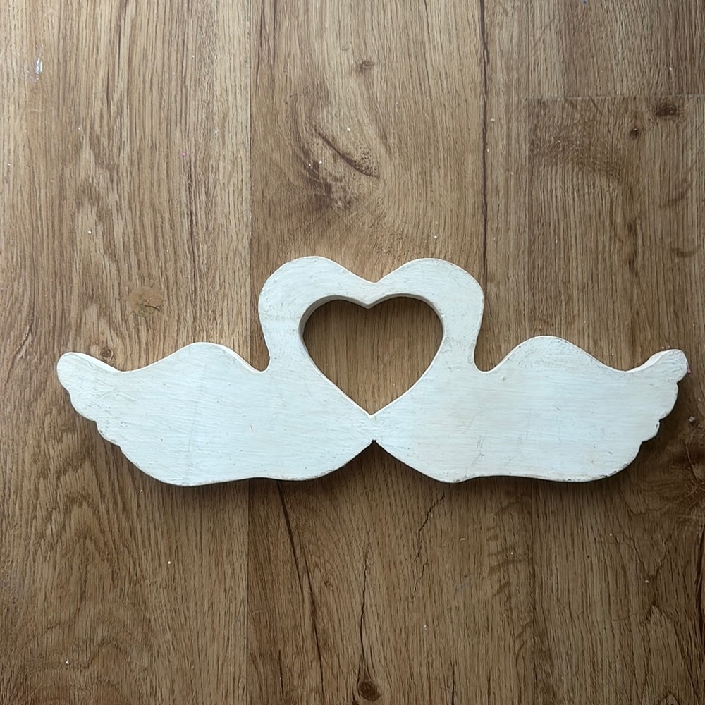 Wooden vintage handmade swans,has wear, created in PA,stands alone,countrydecor